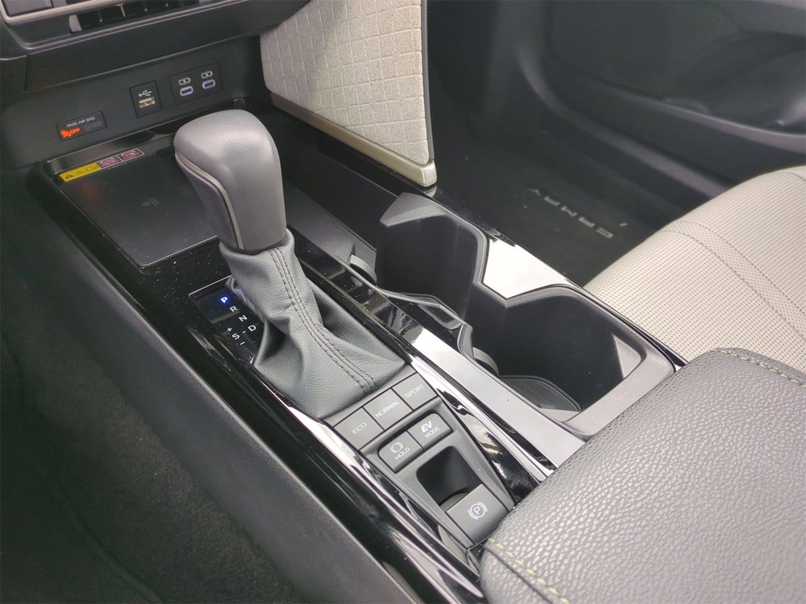 Thumbnail: 2025 Toyota Camry - 32