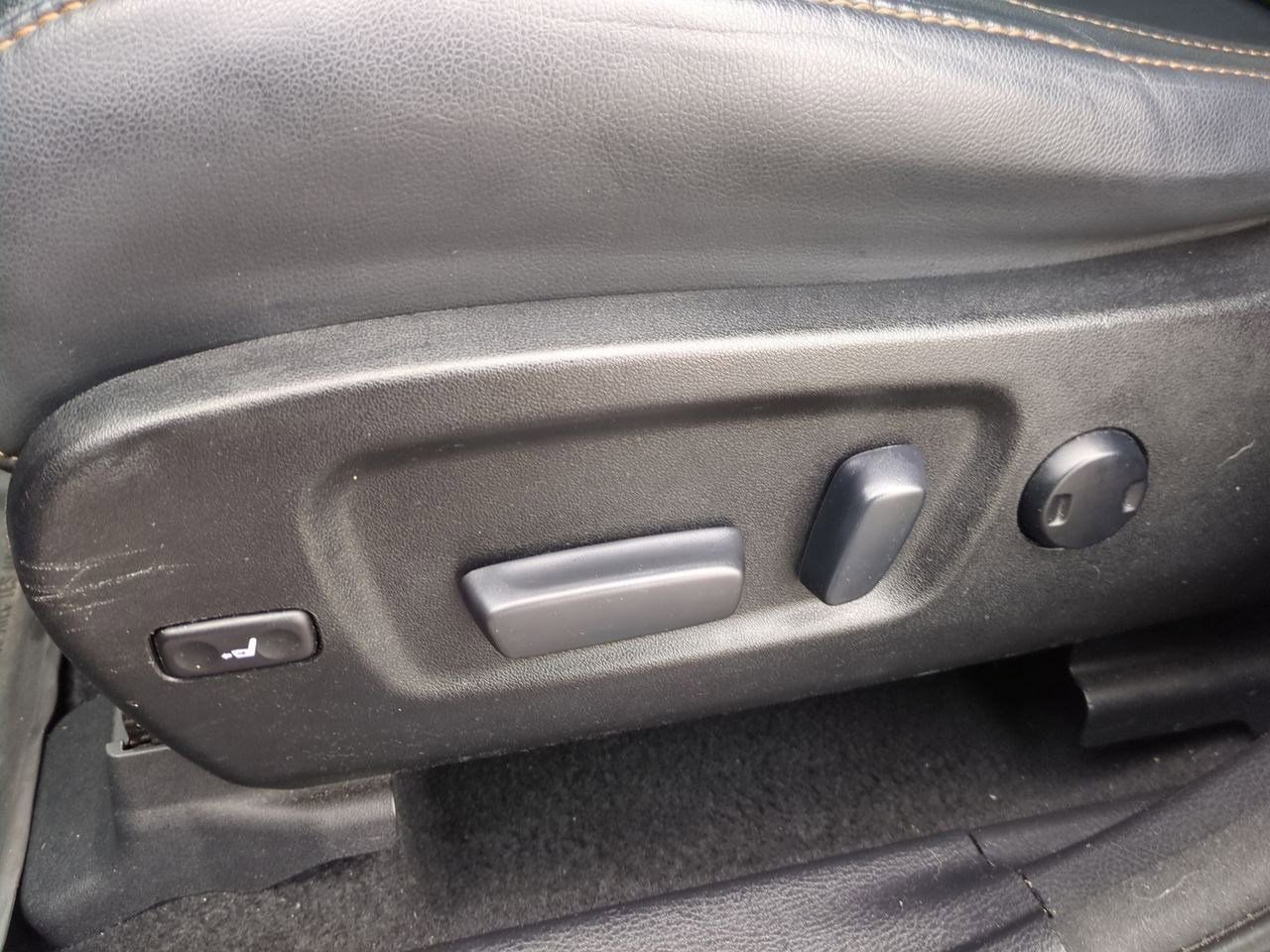 Thumbnail: 2017 Toyota Highlander - 16