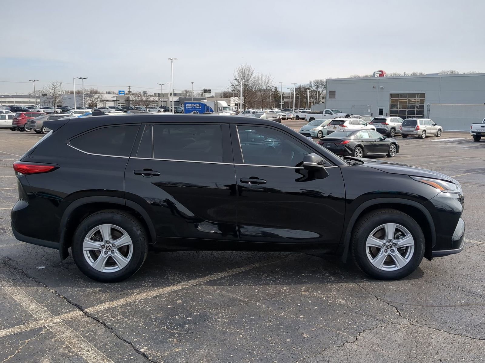 Thumbnail: 2021 Toyota Highlander - 15