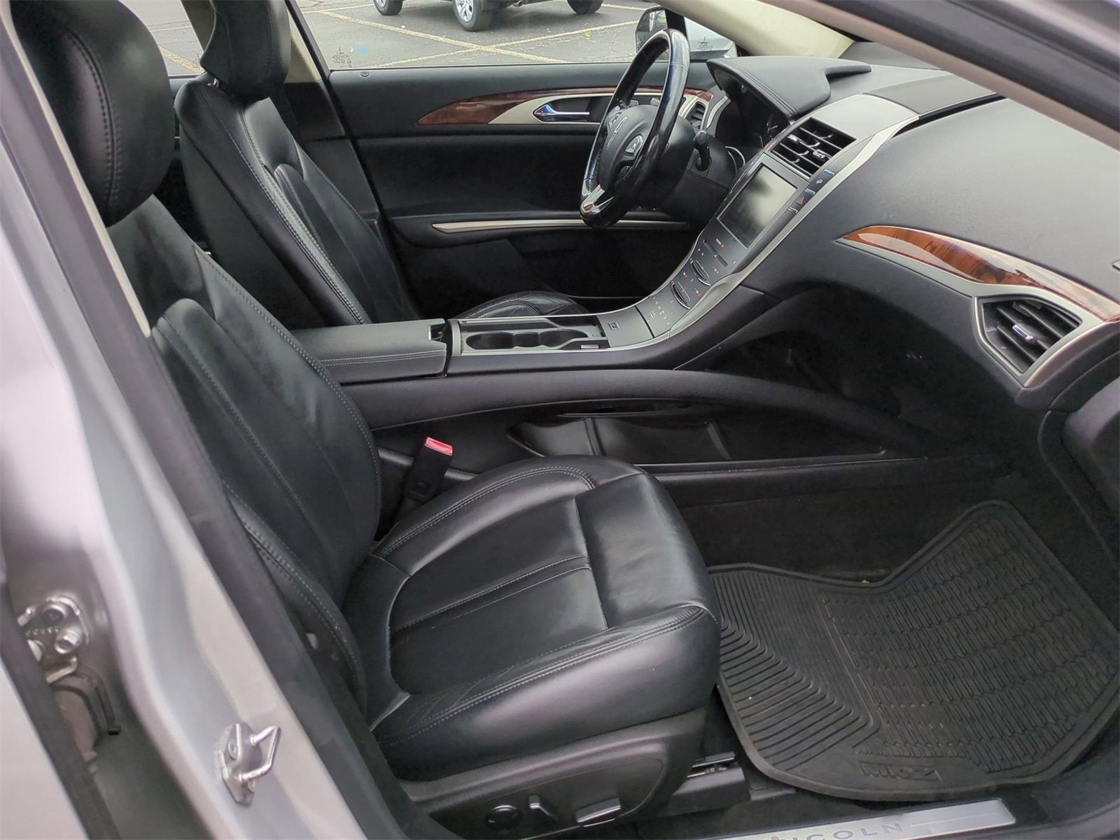 Thumbnail: 2015 Lincoln MKZ - 20