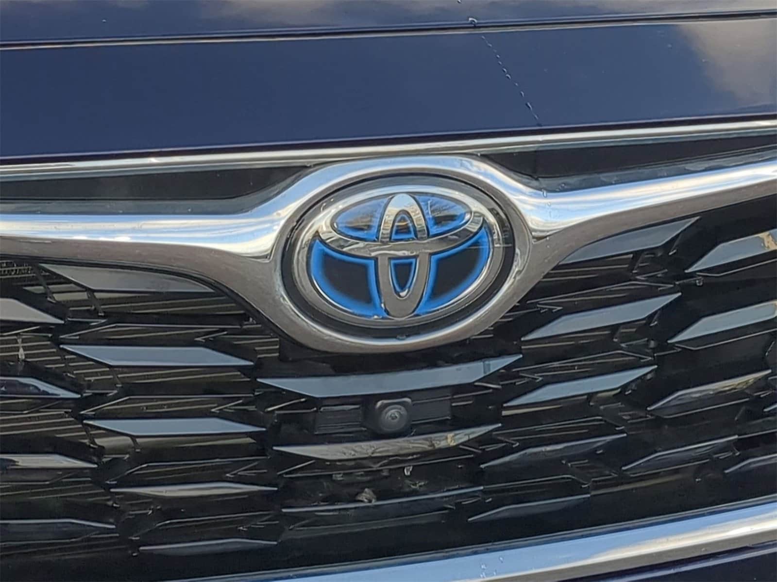 Thumbnail: 2022 Toyota Highlander - 12