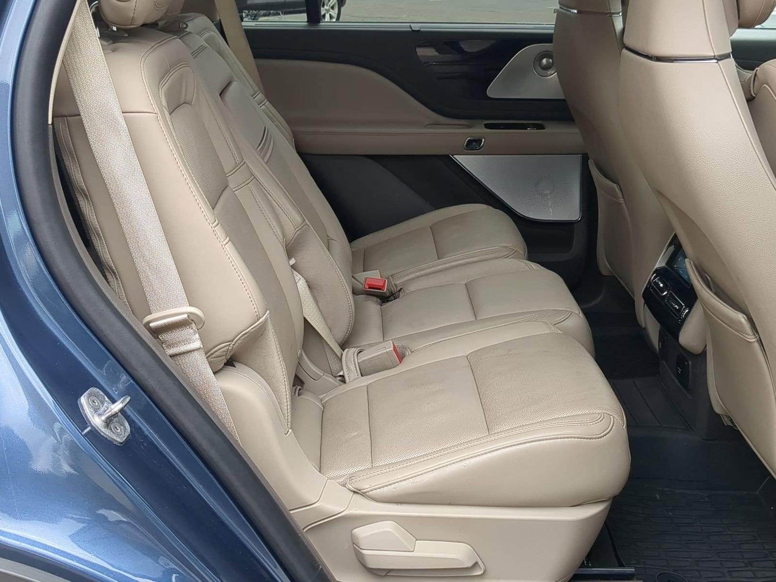 Thumbnail: 2020 Lincoln Aviator - 19