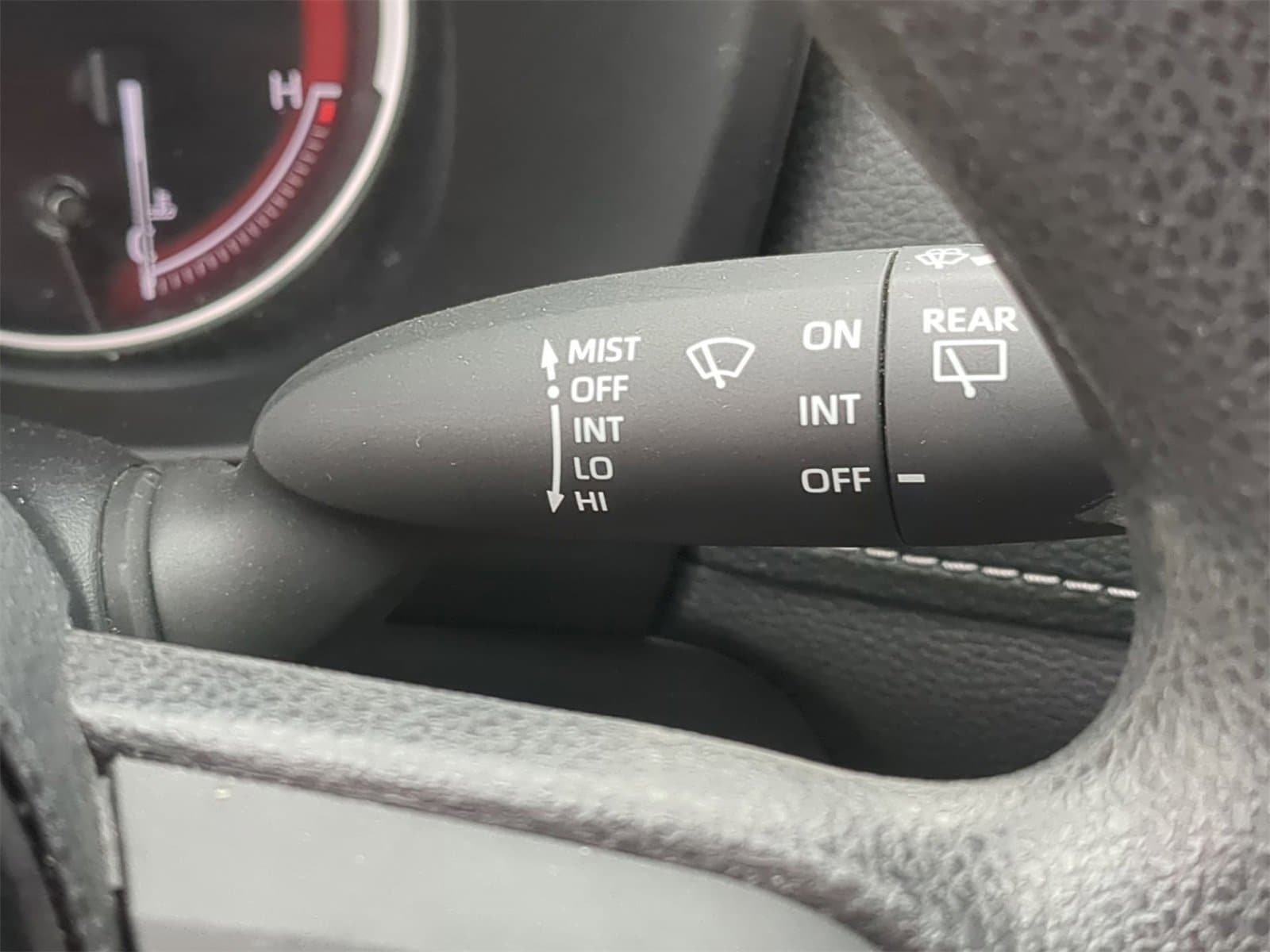 Thumbnail: 2023 Toyota RAV4 - 32