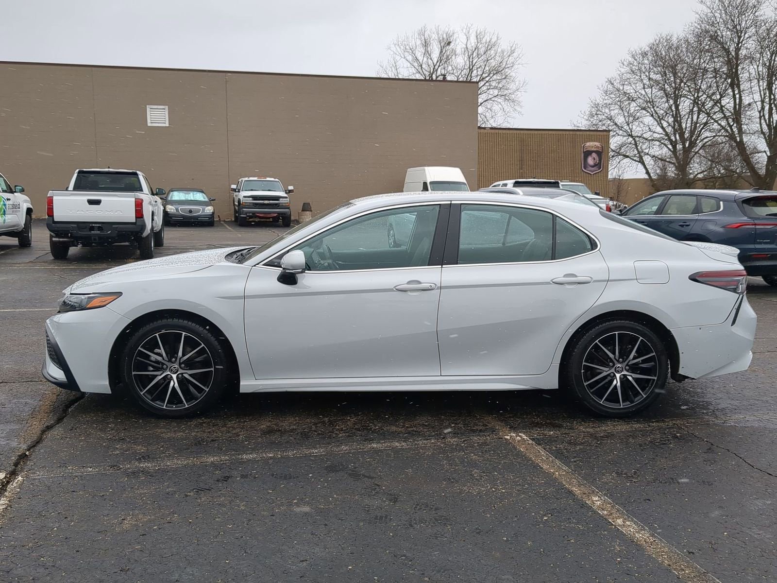 Thumbnail: 2024 Toyota Camry - 11