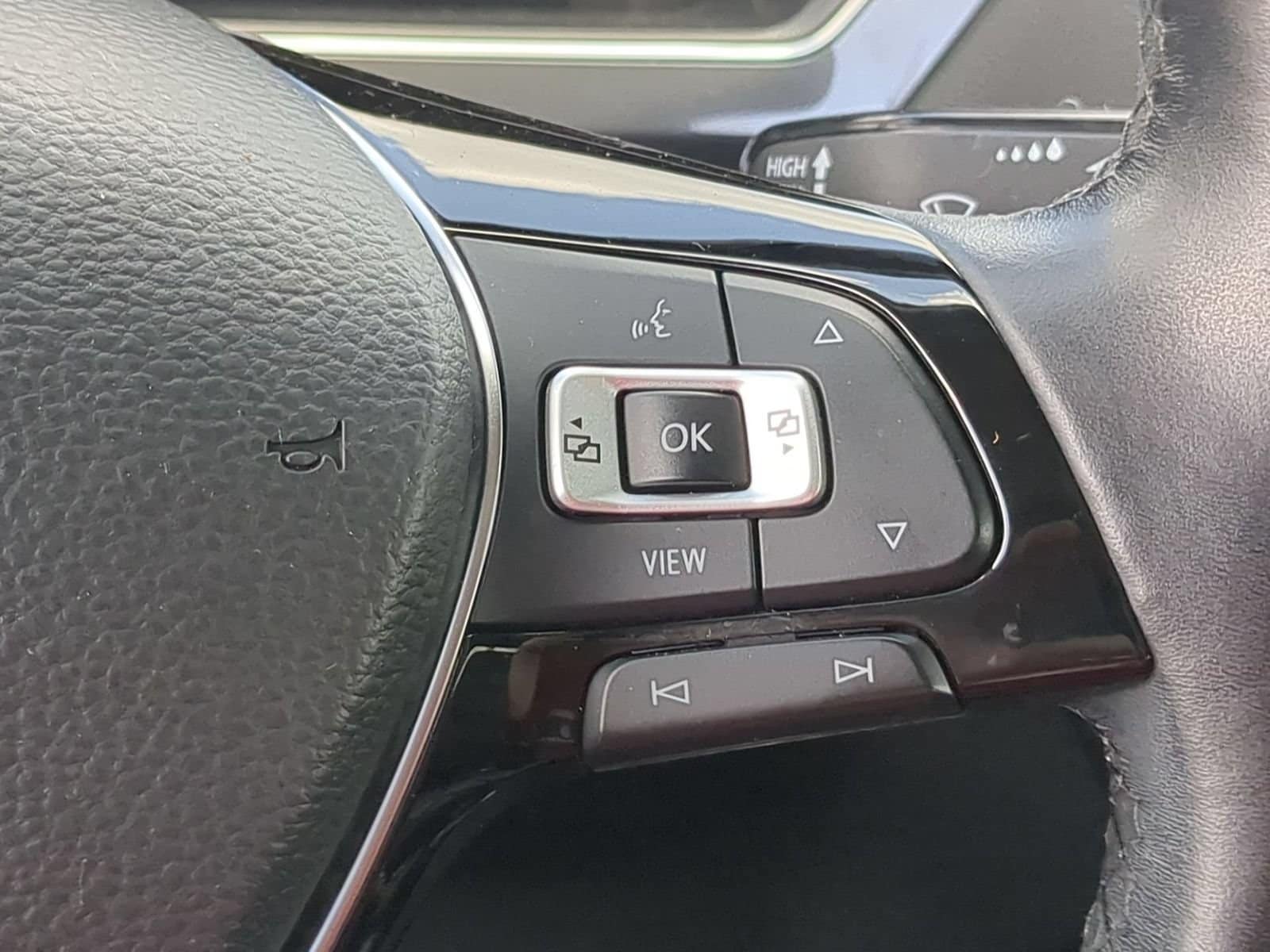 Thumbnail: 2019 Volkswagen Tiguan - 24