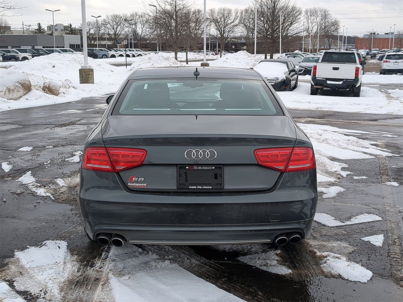 Thumbnail: 2013 Audi S8 - 13