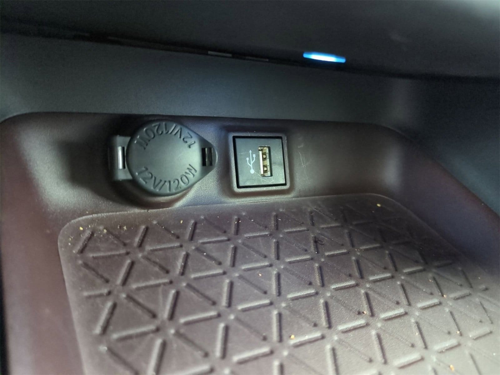 Thumbnail: 2024 Toyota RAV4 - 31