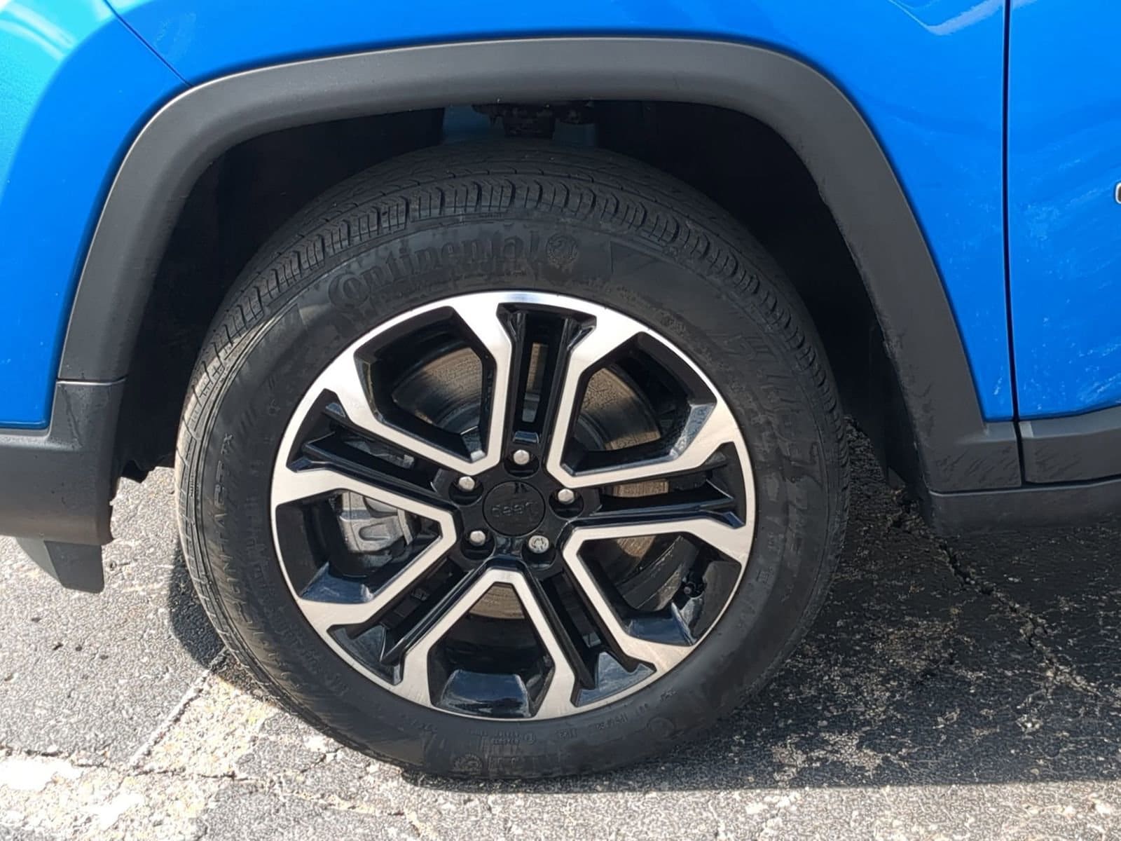 Thumbnail: 2023 Jeep Compass - 14