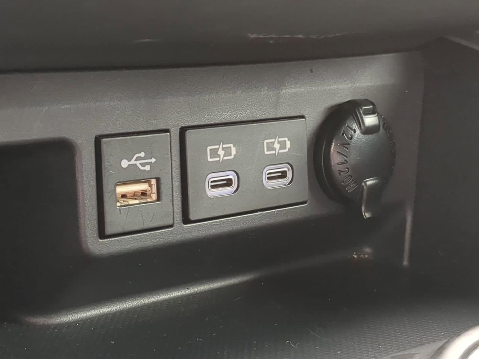 Thumbnail: 2023 Toyota Highlander - 29