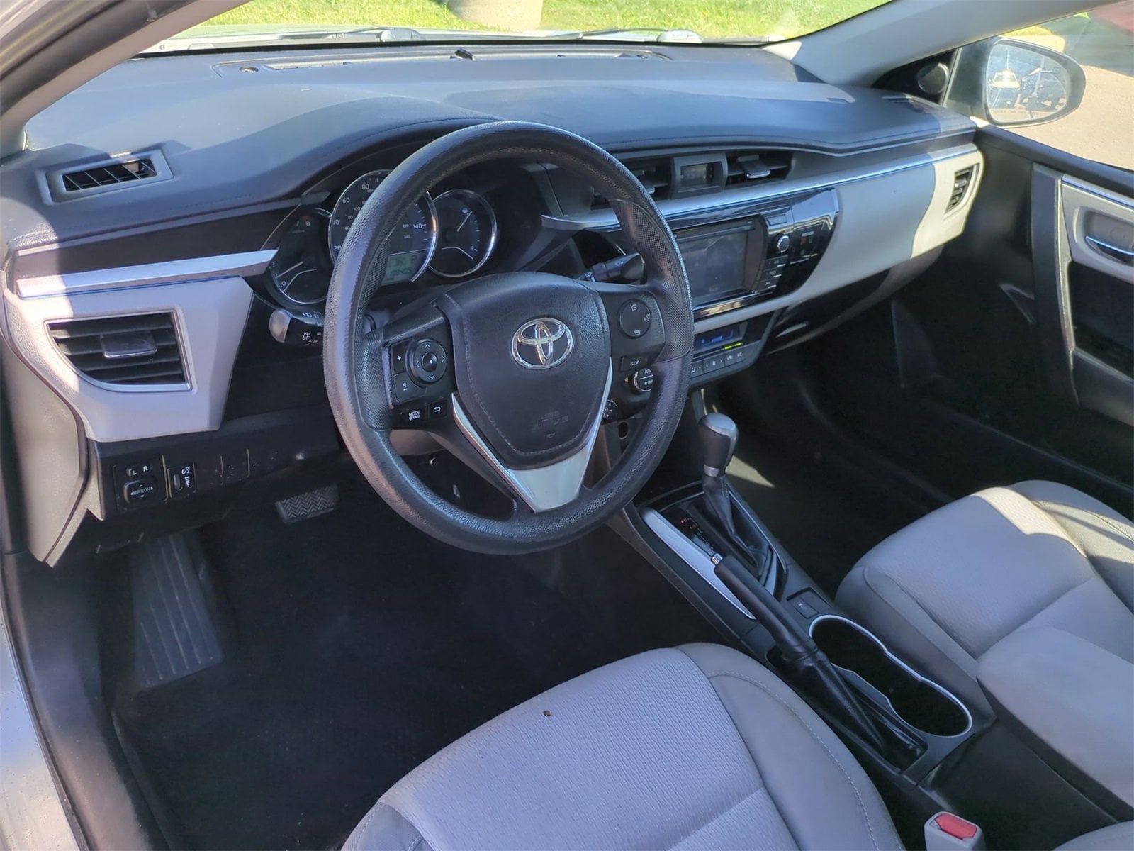 Thumbnail: 2015 Toyota Corolla - 10