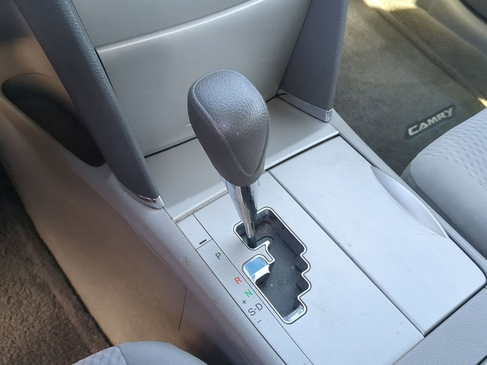 Thumbnail: 2010 Toyota Camry - 28