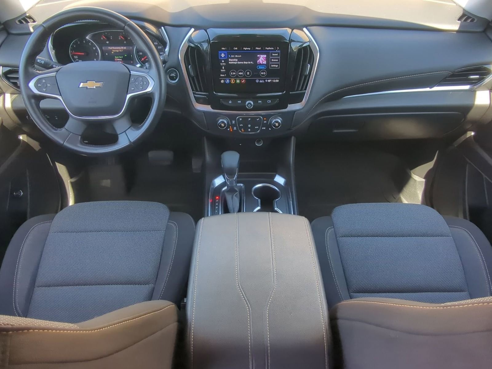 Thumbnail: 2021 Chevrolet Traverse - 15