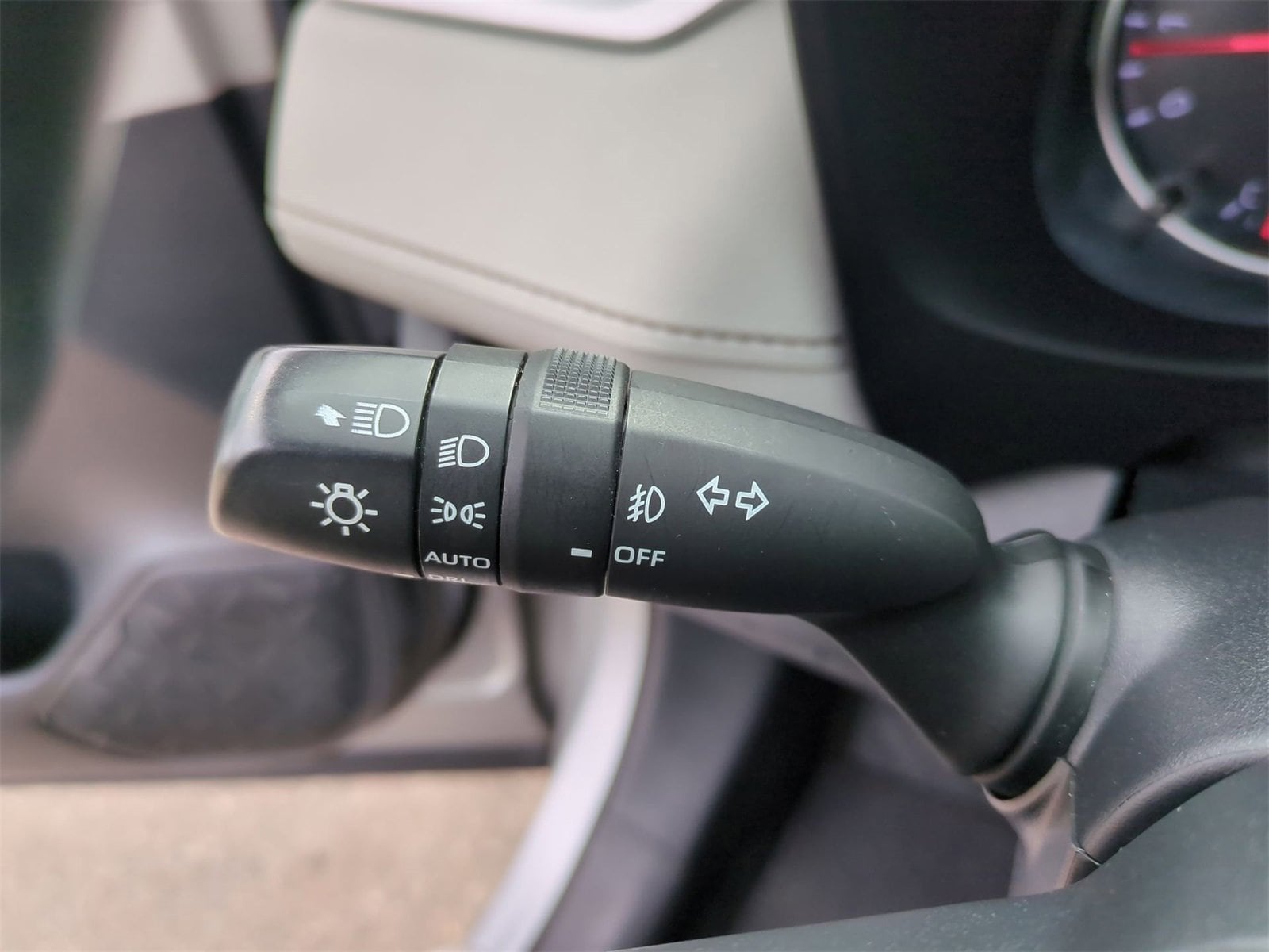 Thumbnail: 2020 Toyota RAV4 - 27