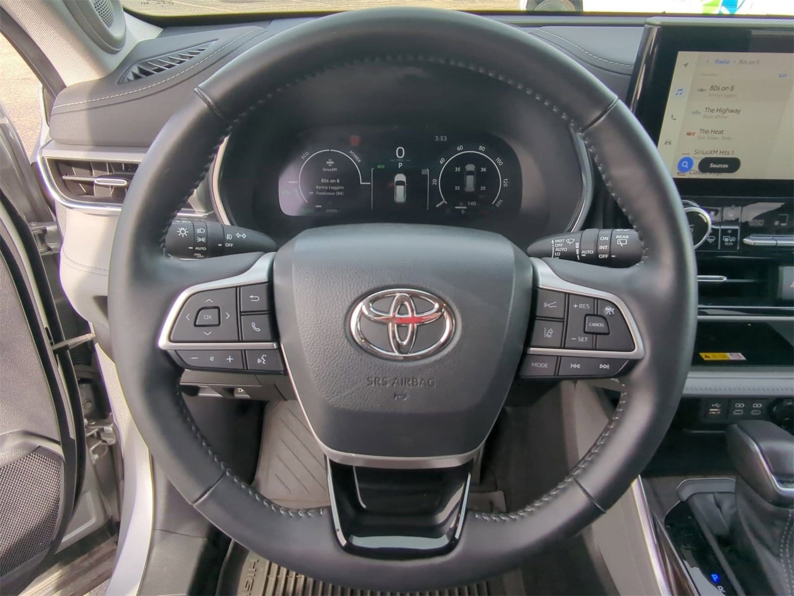 Thumbnail: 2023 Toyota Highlander - 31