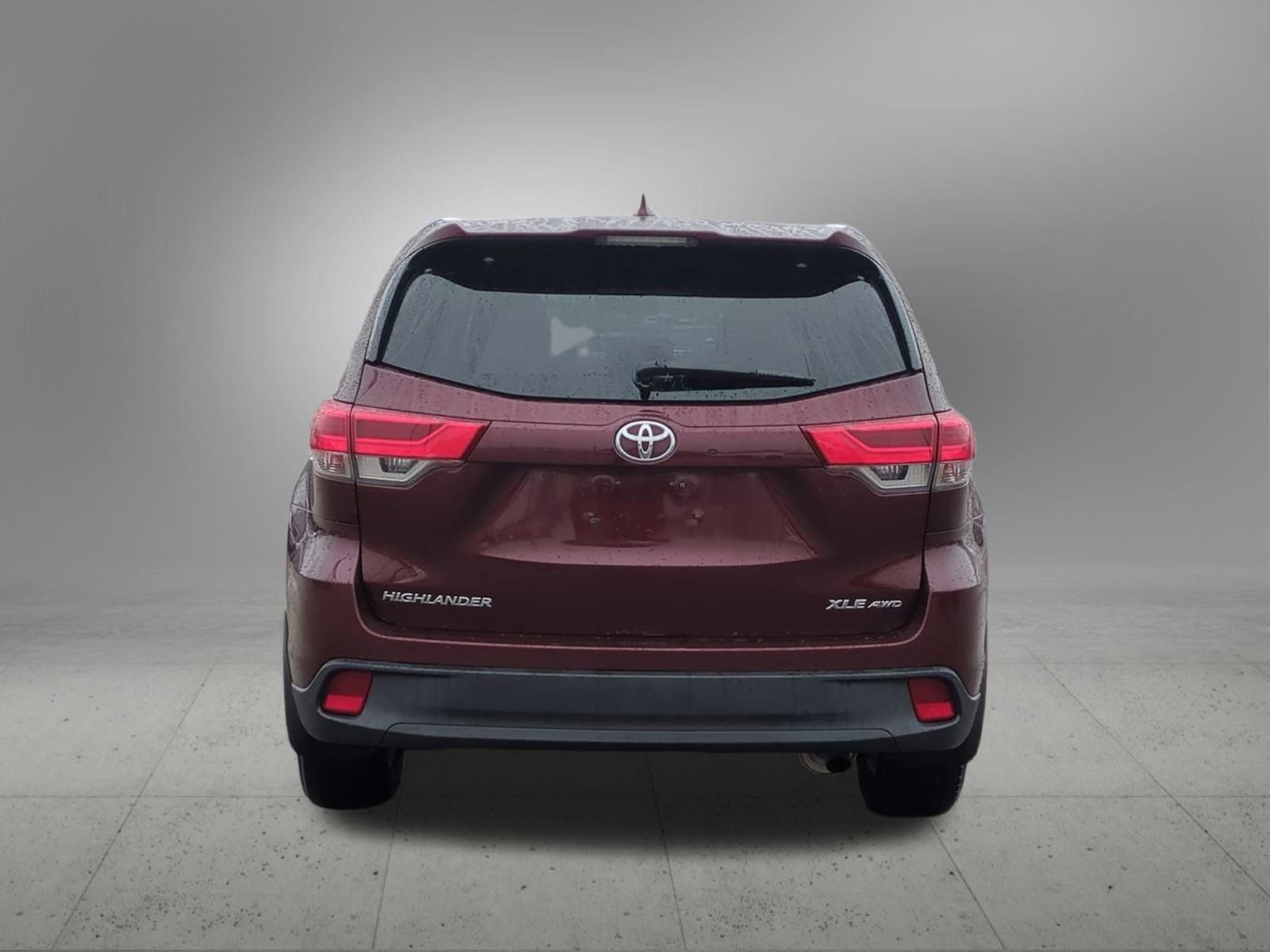 Thumbnail: 2017 Toyota Highlander - 5
