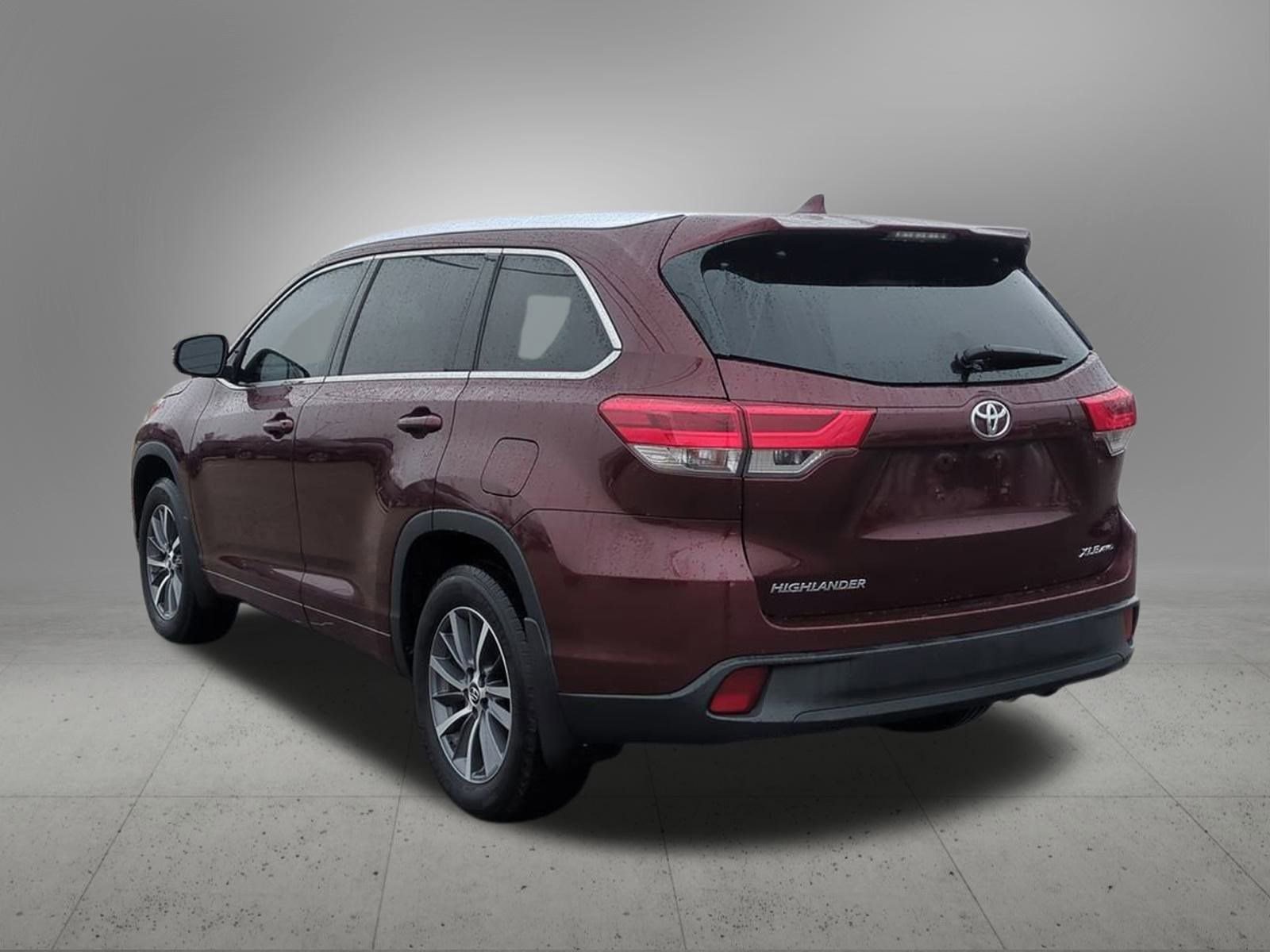 Thumbnail: 2017 Toyota Highlander - 4