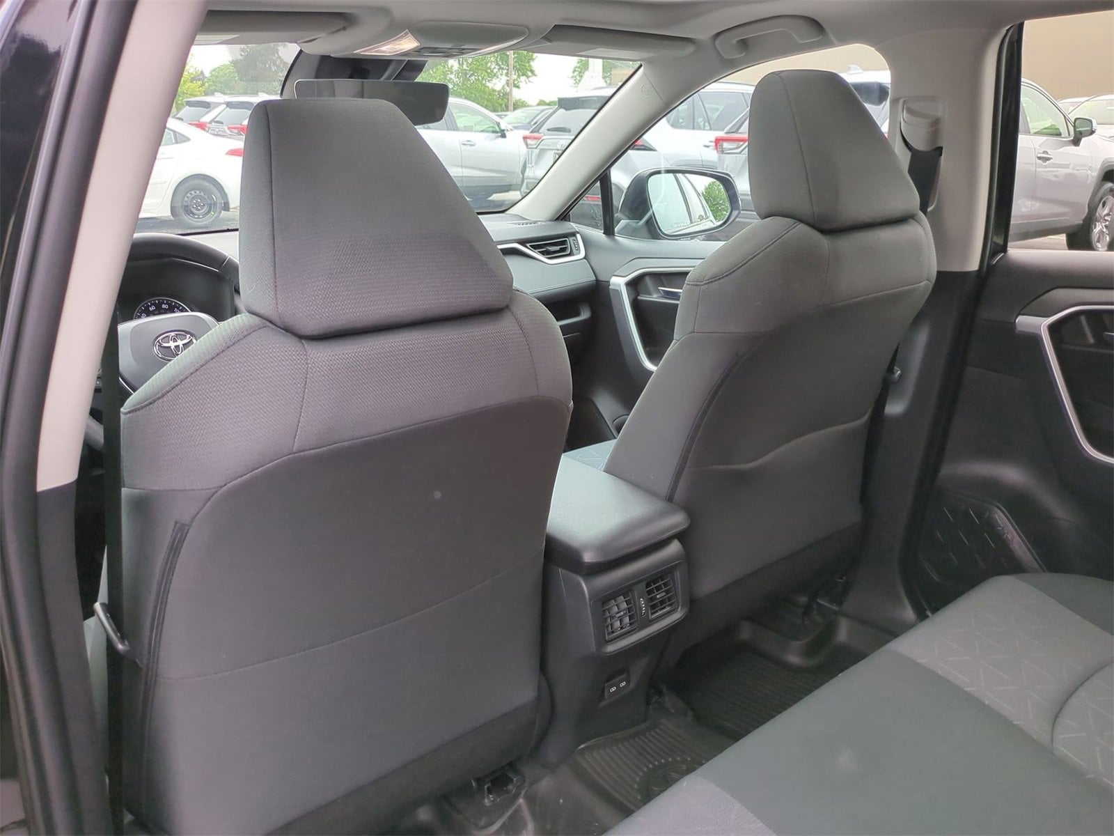 2022 Toyota RAV4 XLE 16