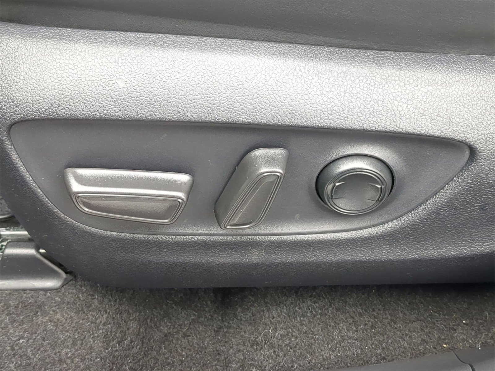 Thumbnail: 2024 Toyota RAV4 - 23