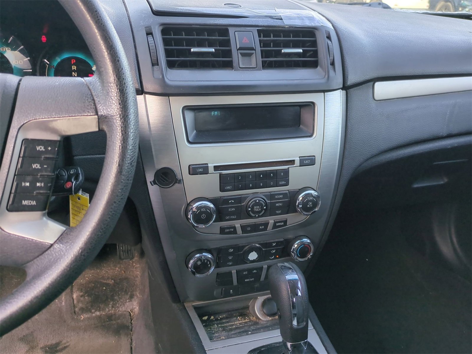 Thumbnail: 2010 Ford Fusion - 26