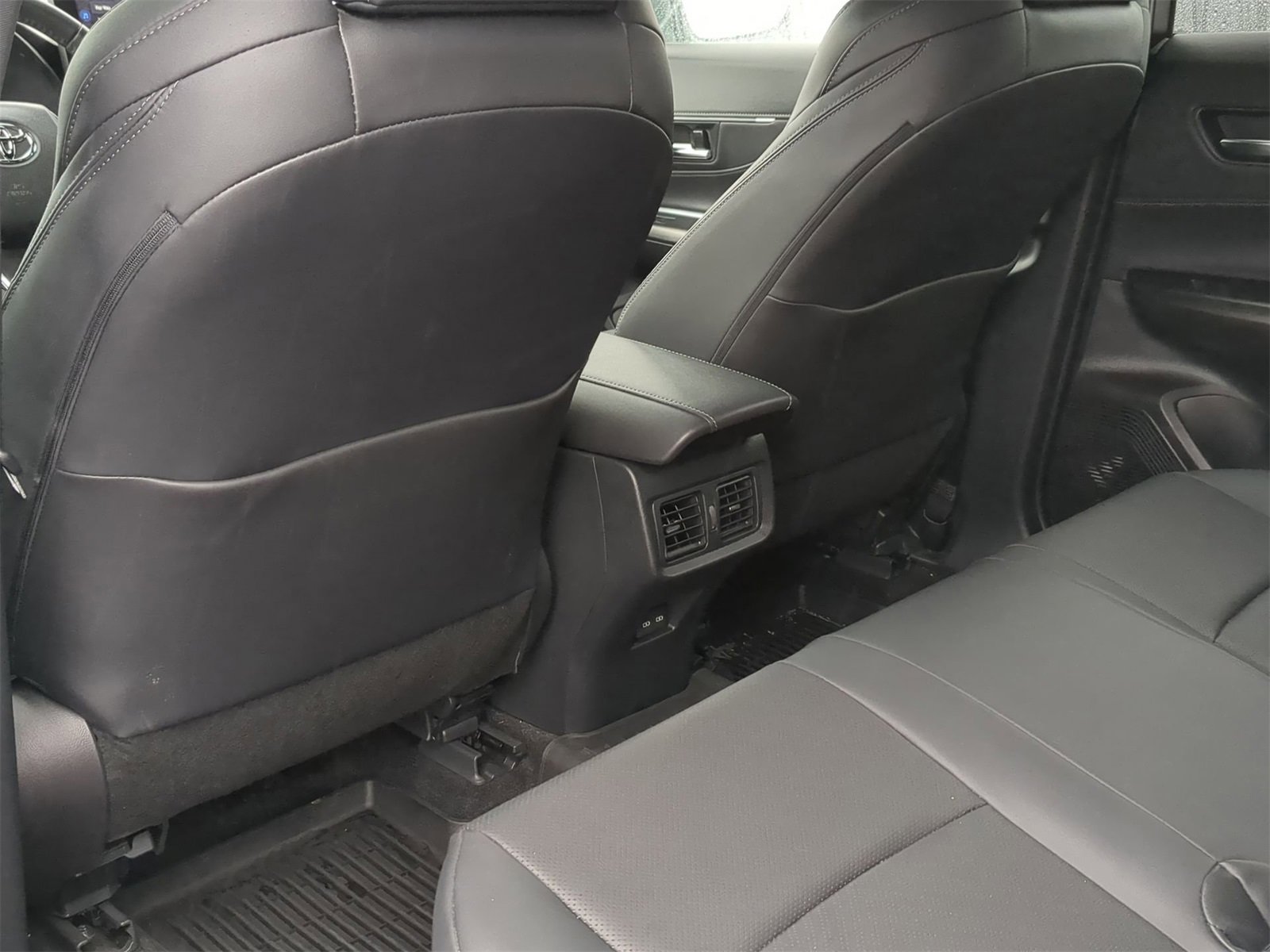 Thumbnail: 2024 Toyota Venza - 25