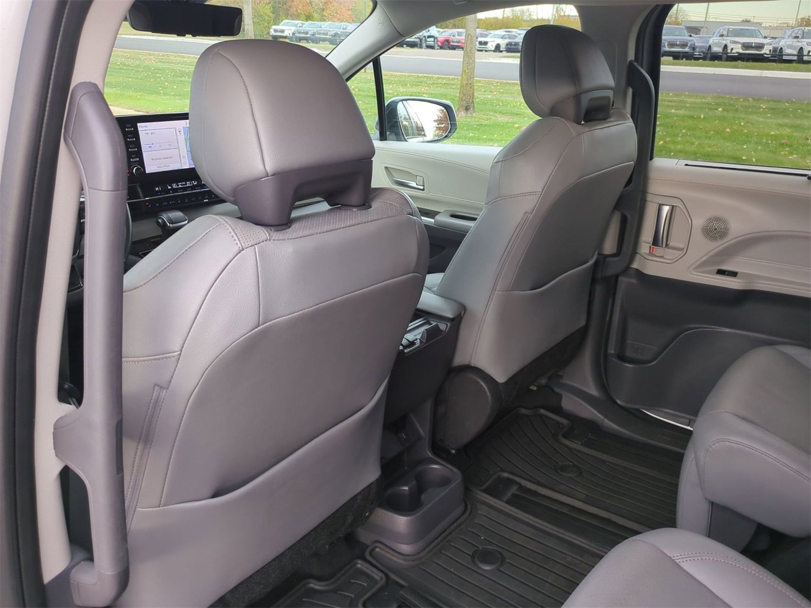 Thumbnail: 2024 Toyota Sienna - 17