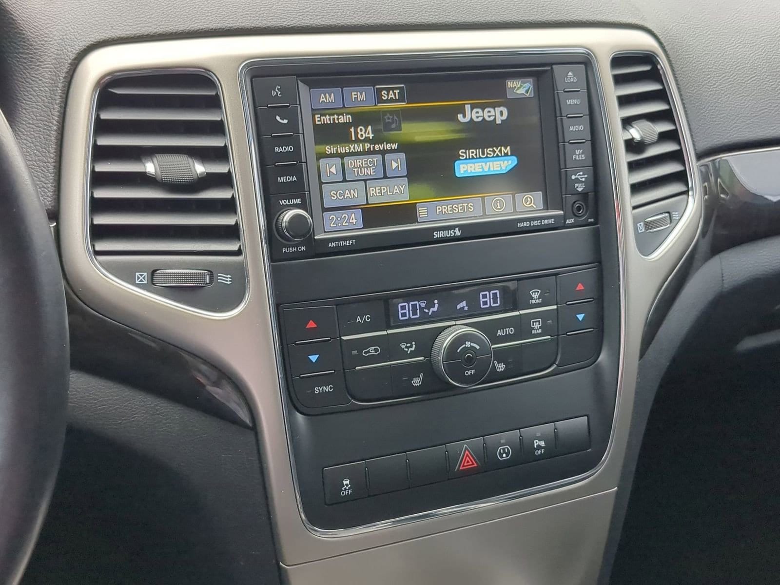 Thumbnail: 2013 Jeep Grand Cherokee - 26