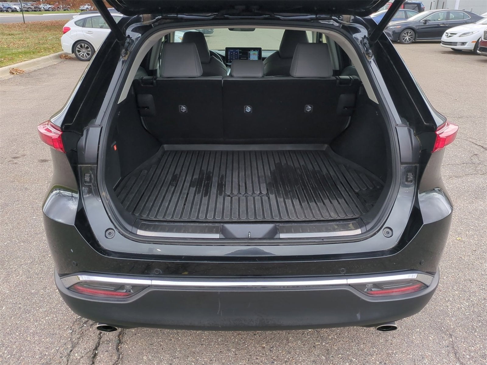 Thumbnail: 2022 Toyota Venza - 33