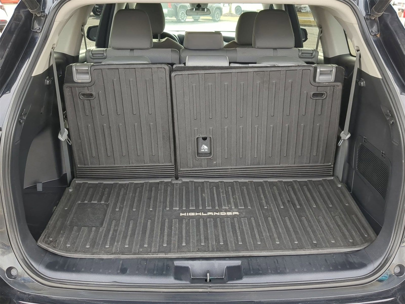 Thumbnail: 2021 Toyota Highlander - 41