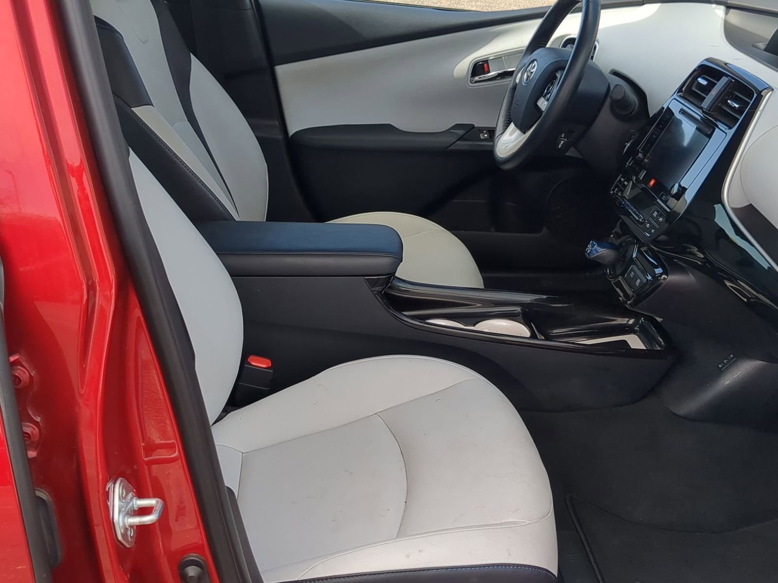 Thumbnail: 2017 Toyota Prius - 21