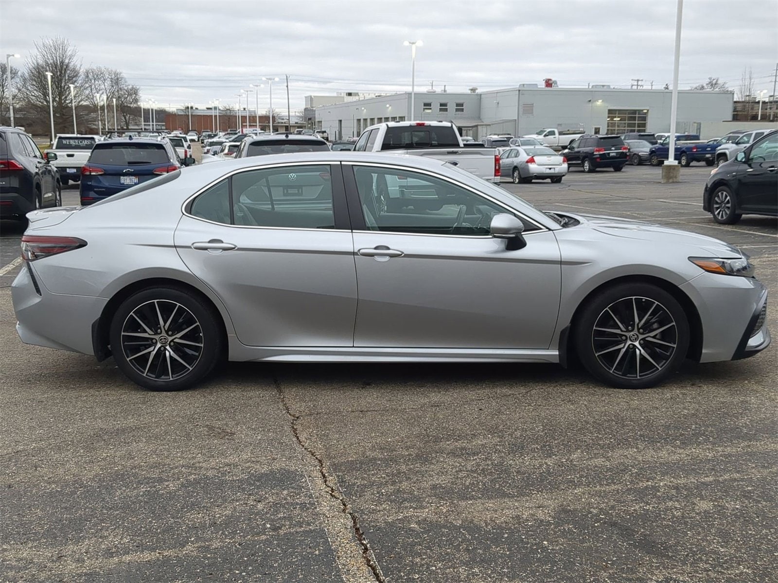 Thumbnail: 2023 Toyota Camry - 15