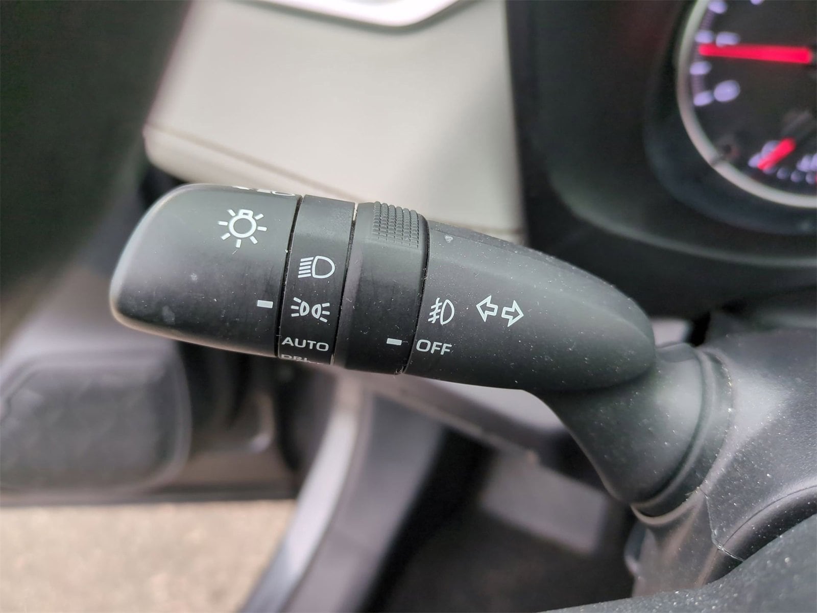 Thumbnail: 2019 Toyota RAV4 - 27