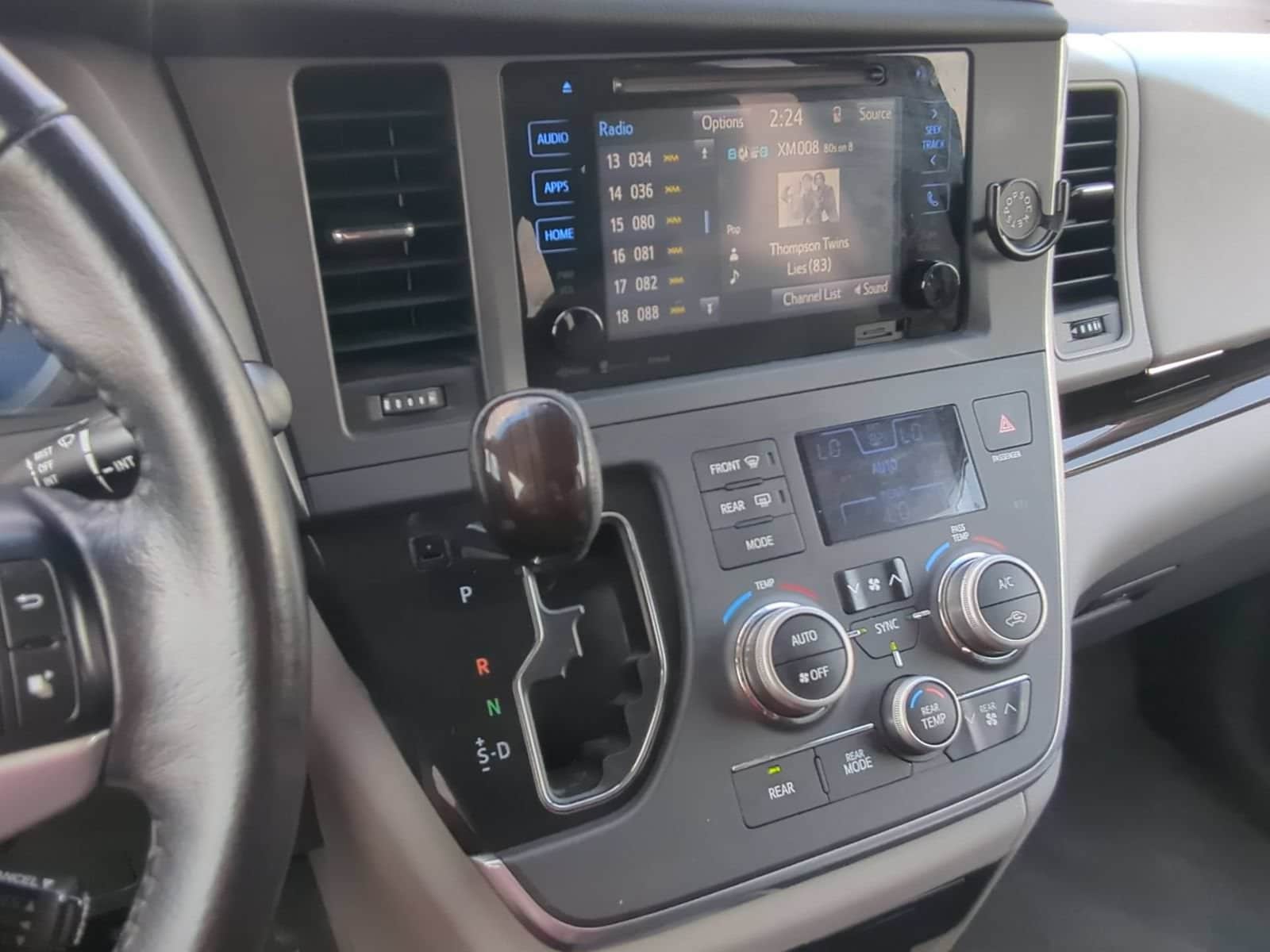 Thumbnail: 2016 Toyota Sienna - 27