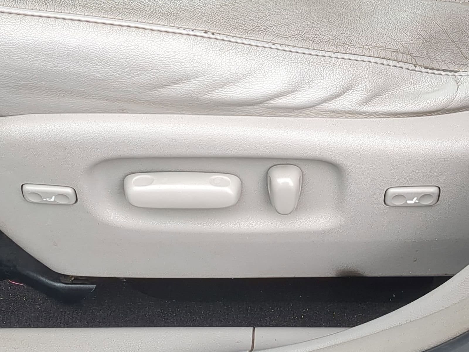 Thumbnail: 2012 Toyota Highlander - 17