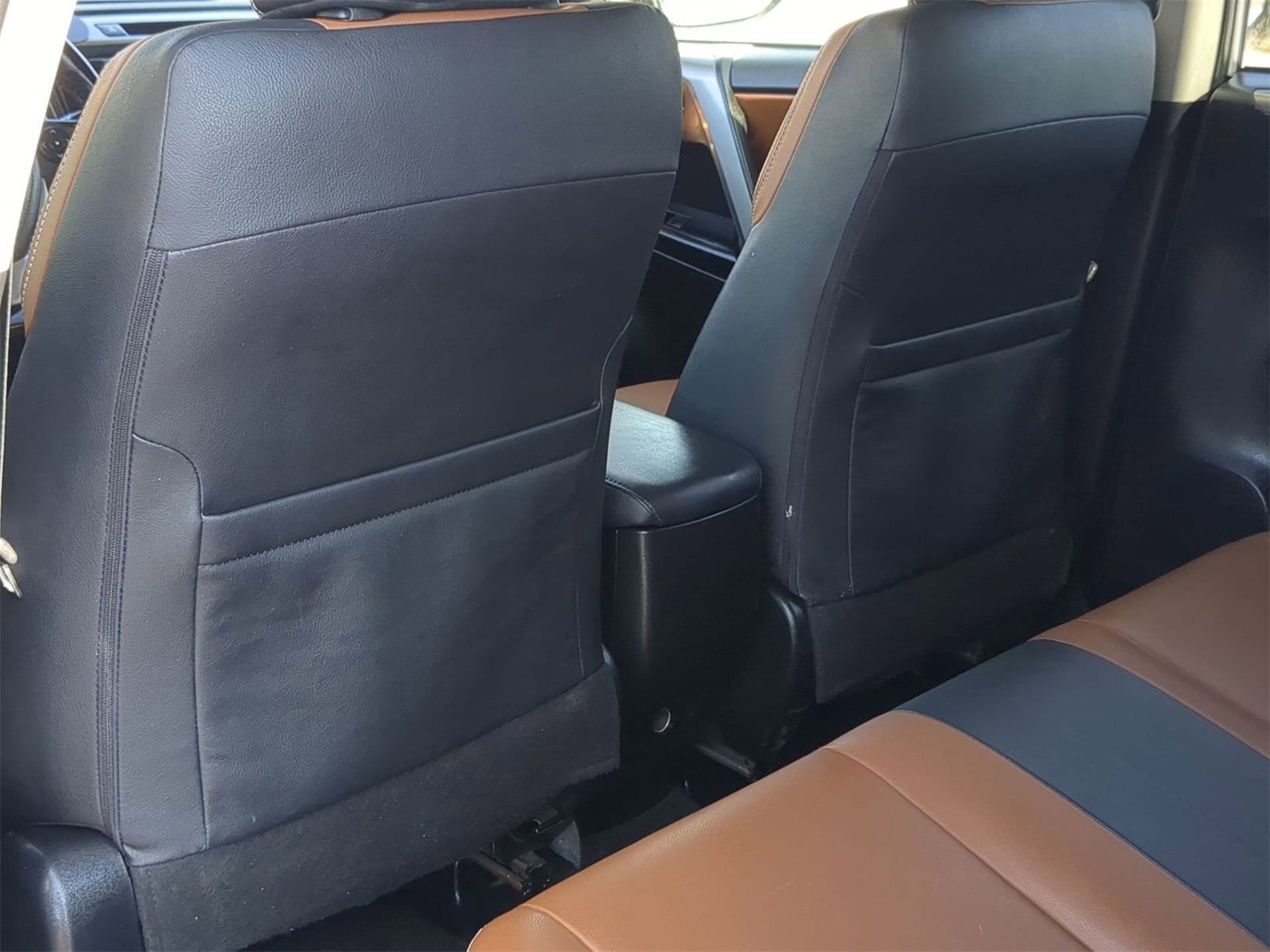 Thumbnail: 2018 Toyota RAV4 - 25