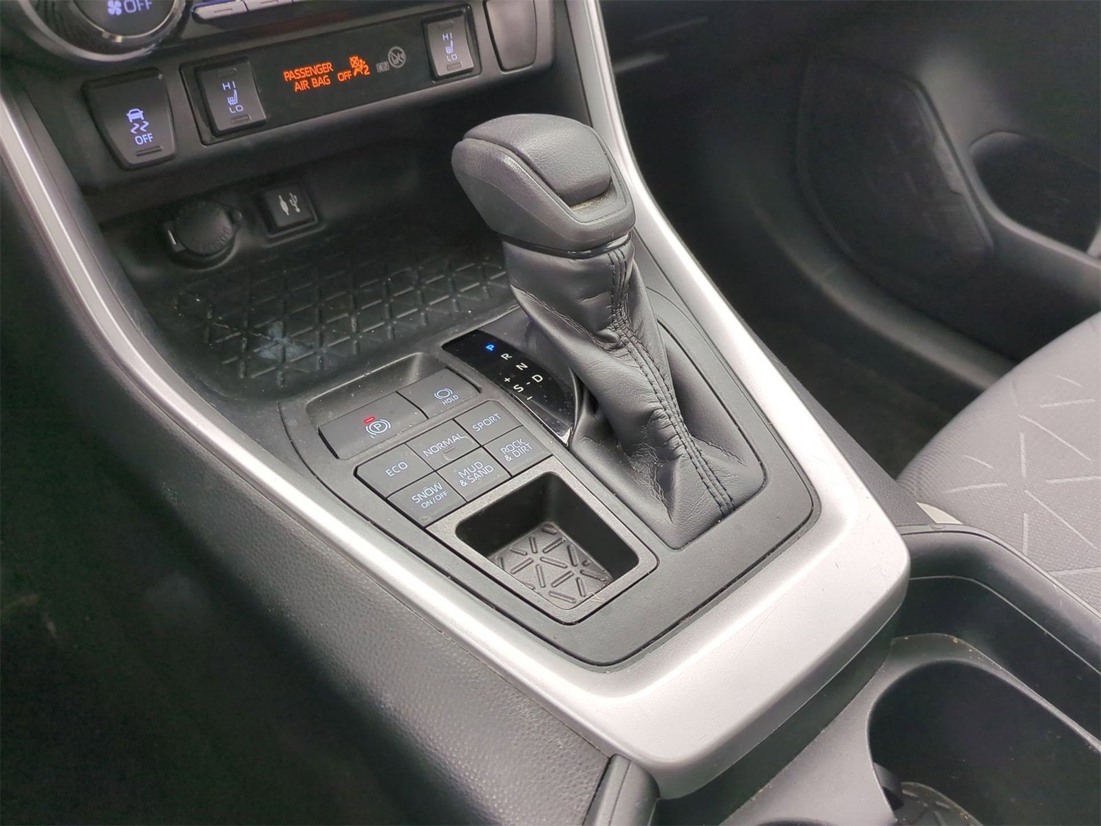 Thumbnail: 2019 Toyota RAV4 - 32