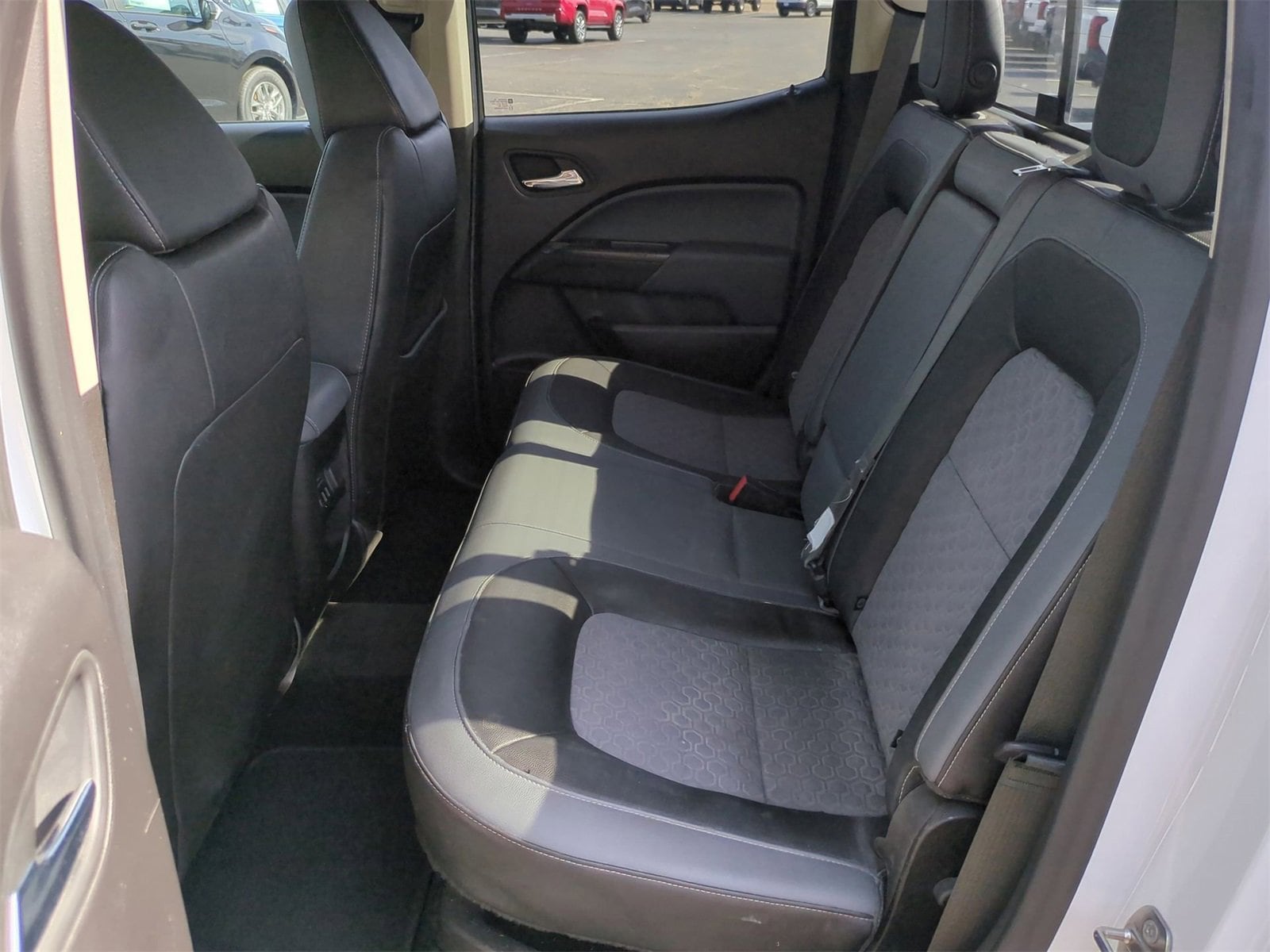 Thumbnail: 2018 Chevrolet Colorado - 17