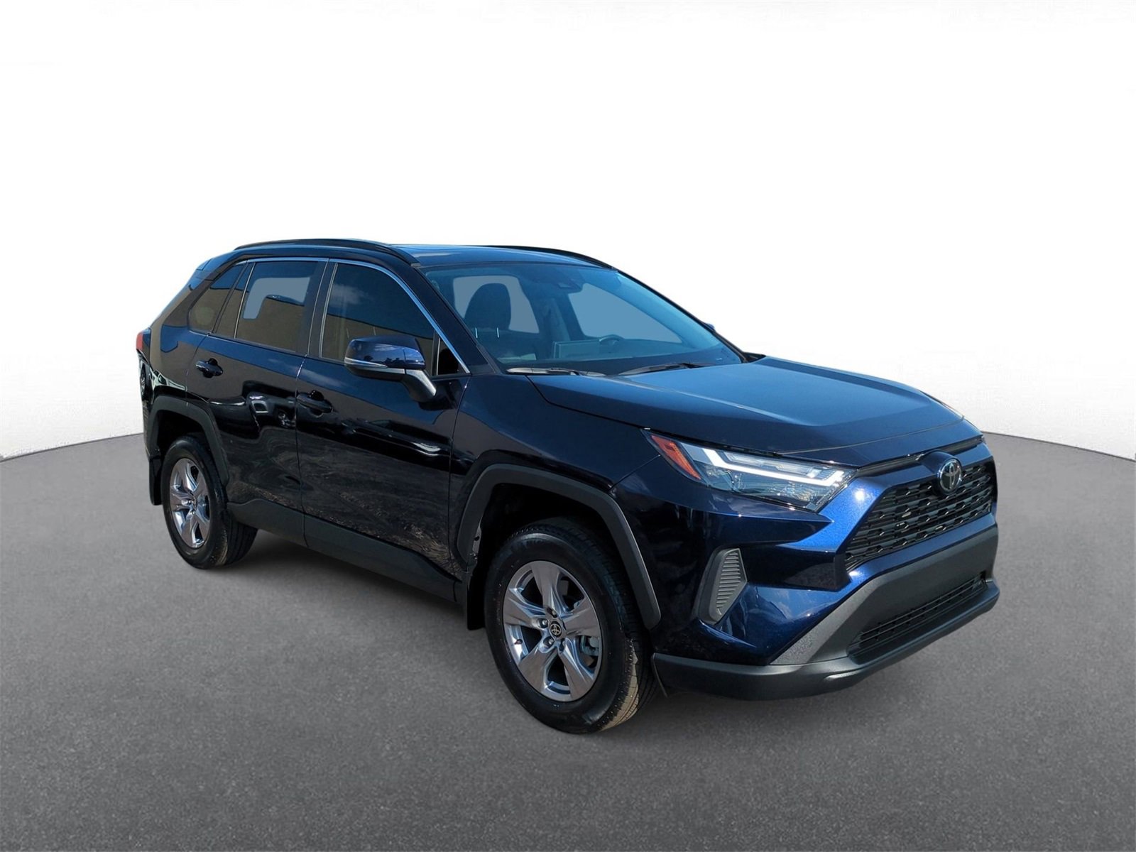 2025 Toyota RAV4 XLE photo 2