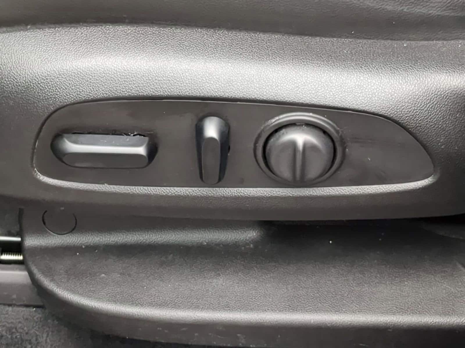 Thumbnail: 2020 Chevrolet Traverse - 17