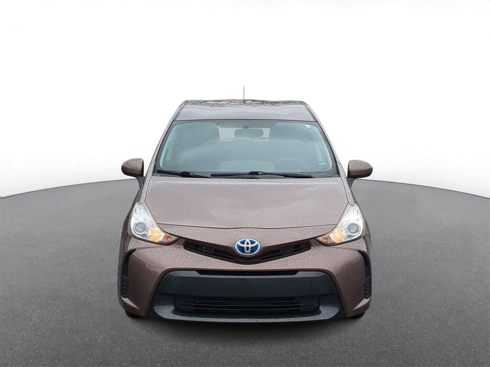 Thumbnail: 2017 Toyota Prius v - 3