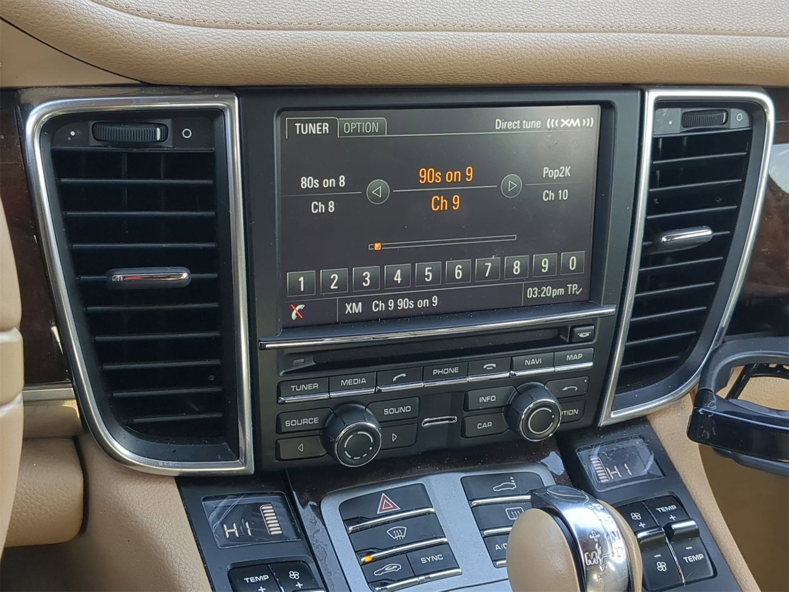 Thumbnail: 2015 Porsche Panamera - 28