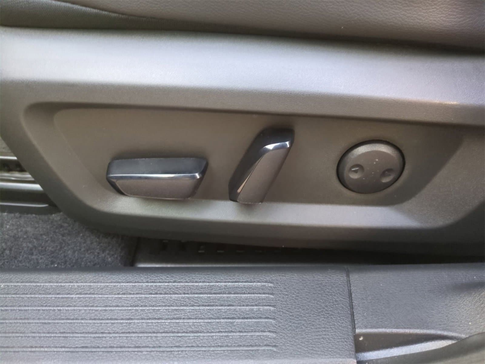 Thumbnail: 2023 Nissan Rogue - 16