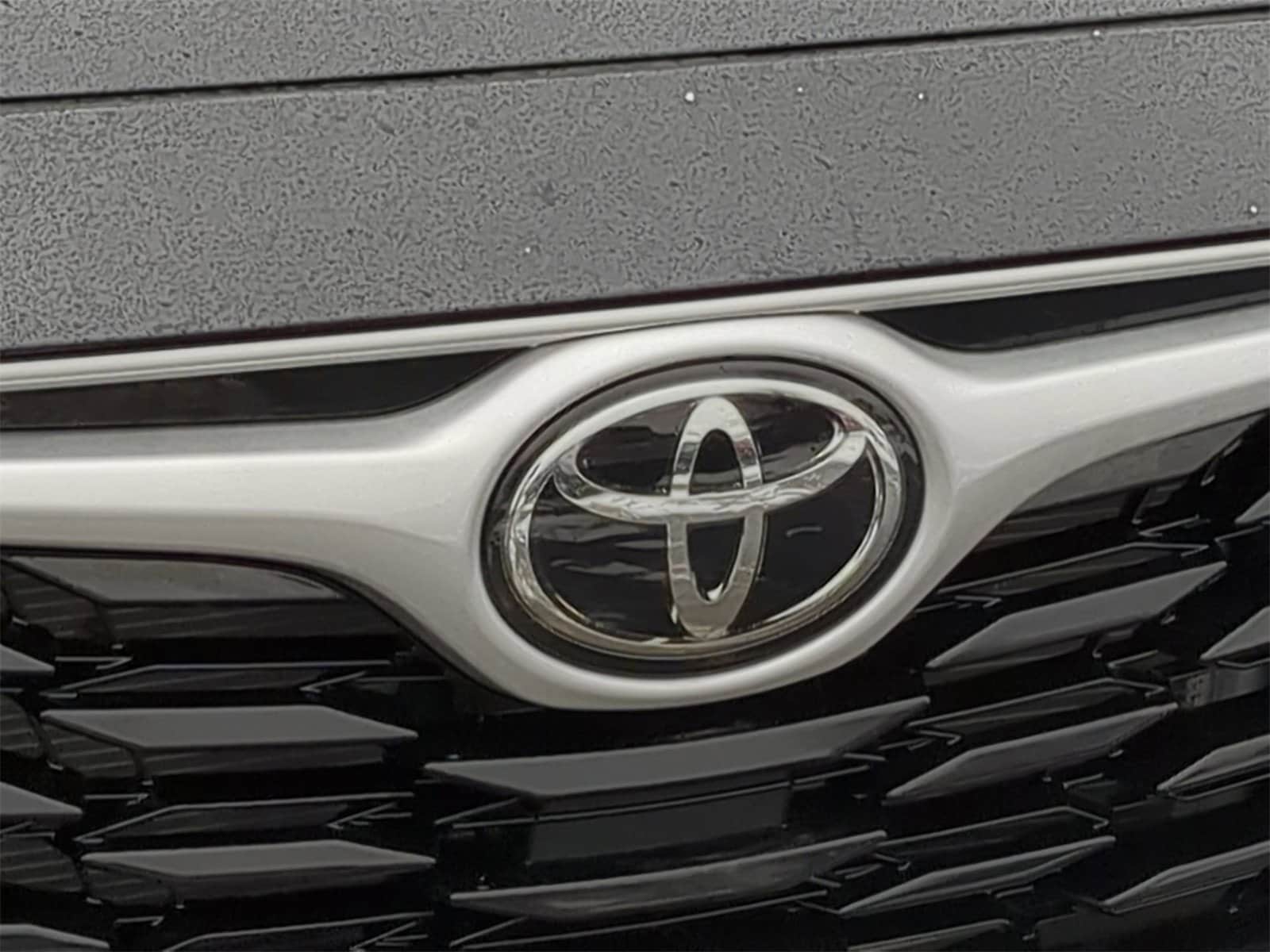 Thumbnail: 2023 Toyota Highlander - 19