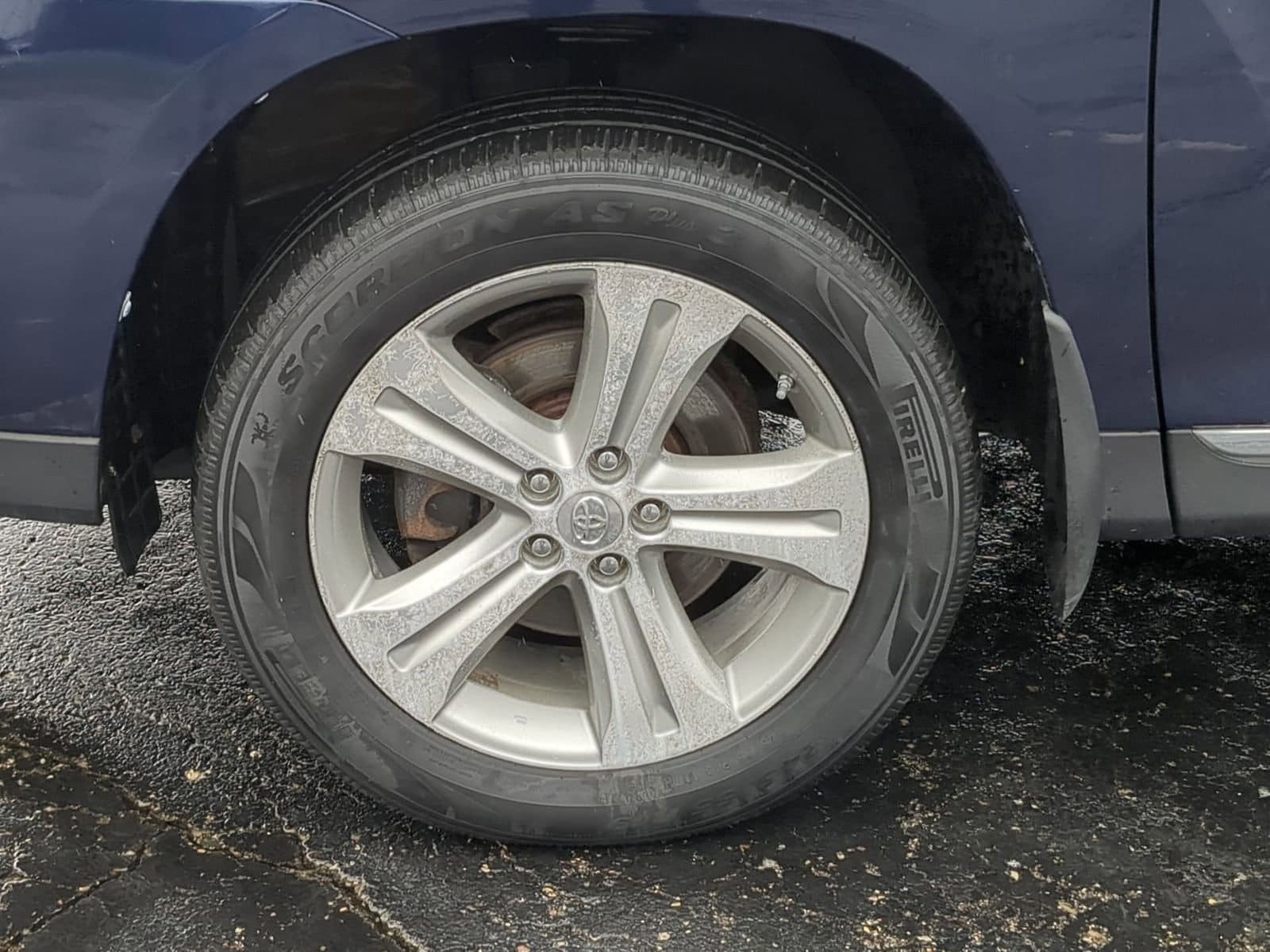 Thumbnail: 2012 Toyota Highlander - 14