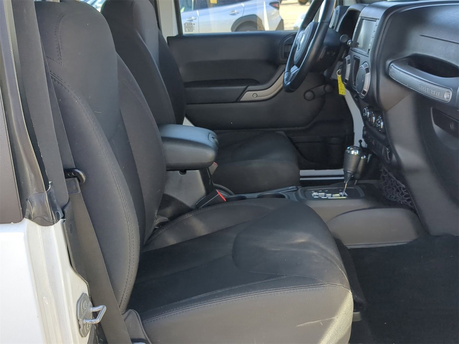 Thumbnail: 2015 Jeep Wrangler - 19