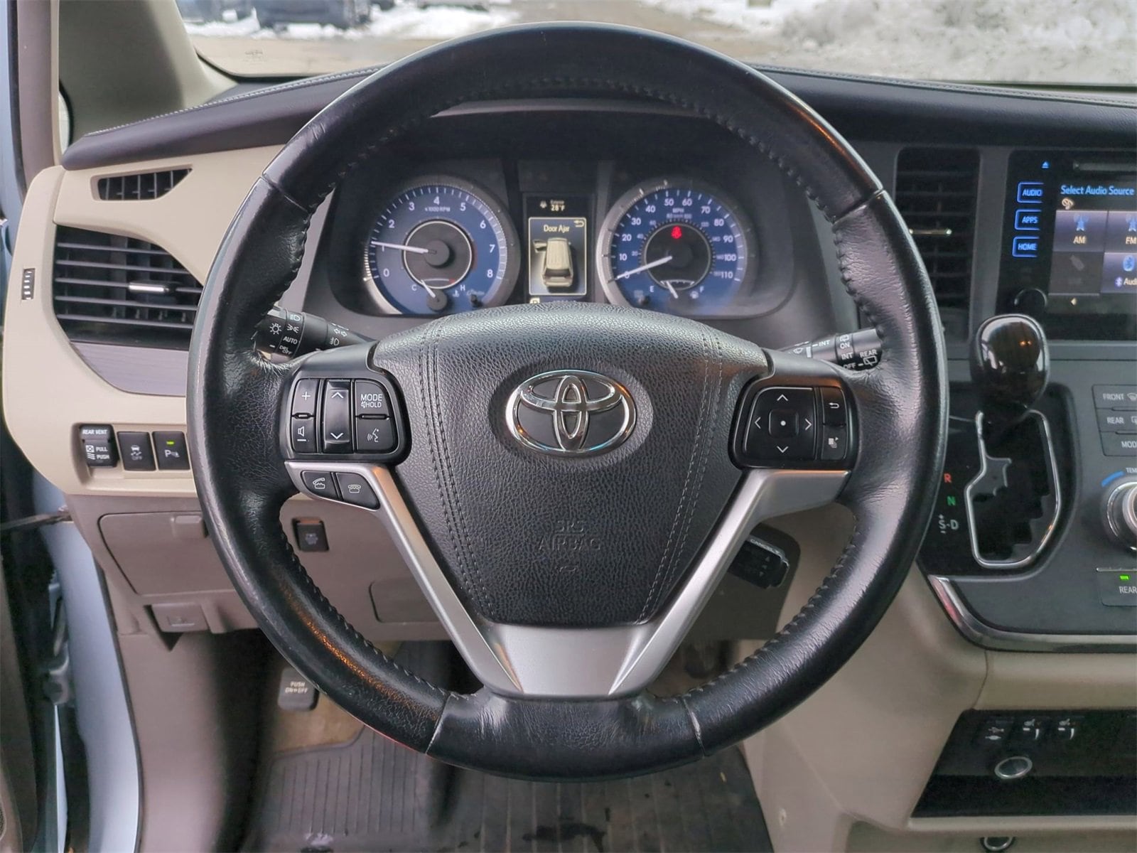 Thumbnail: 2015 Toyota Sienna - 22