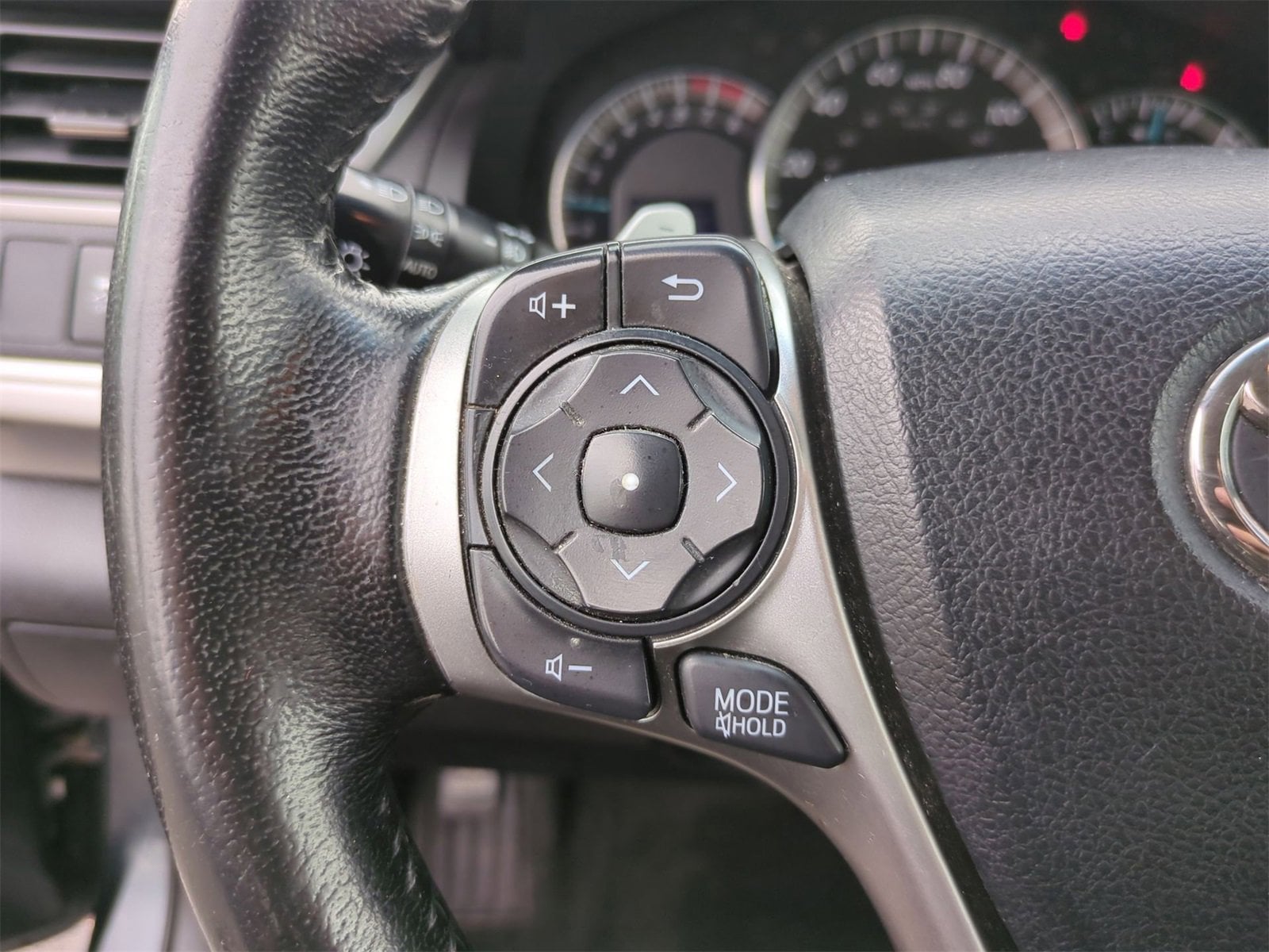 Thumbnail: 2012 Toyota Camry - 24