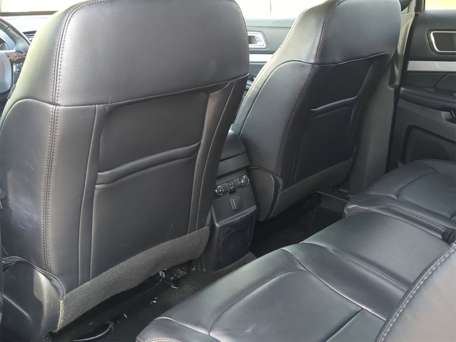 Thumbnail: 2017 Ford Explorer - 25