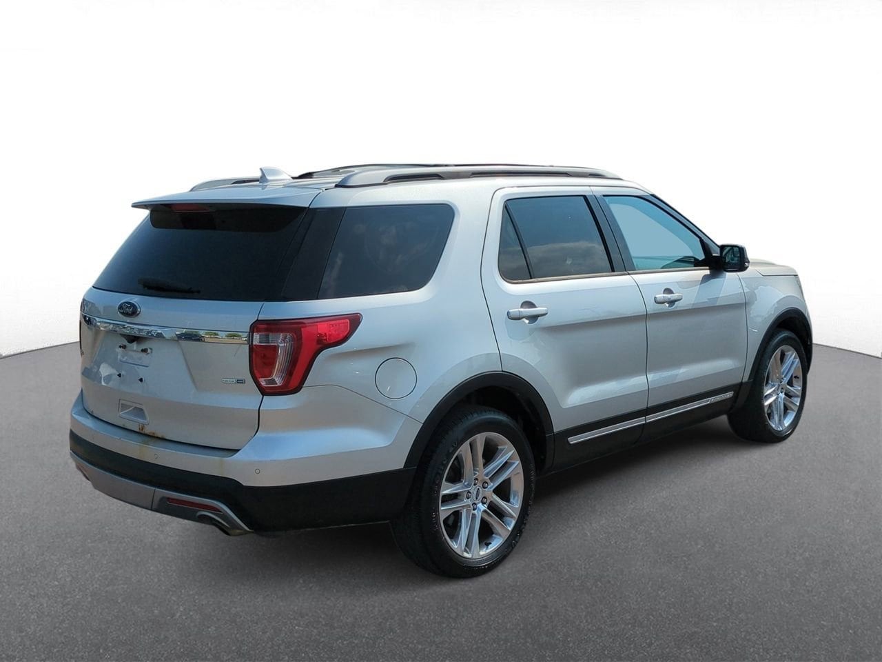 Thumbnail: 2016 Ford Explorer - 8
