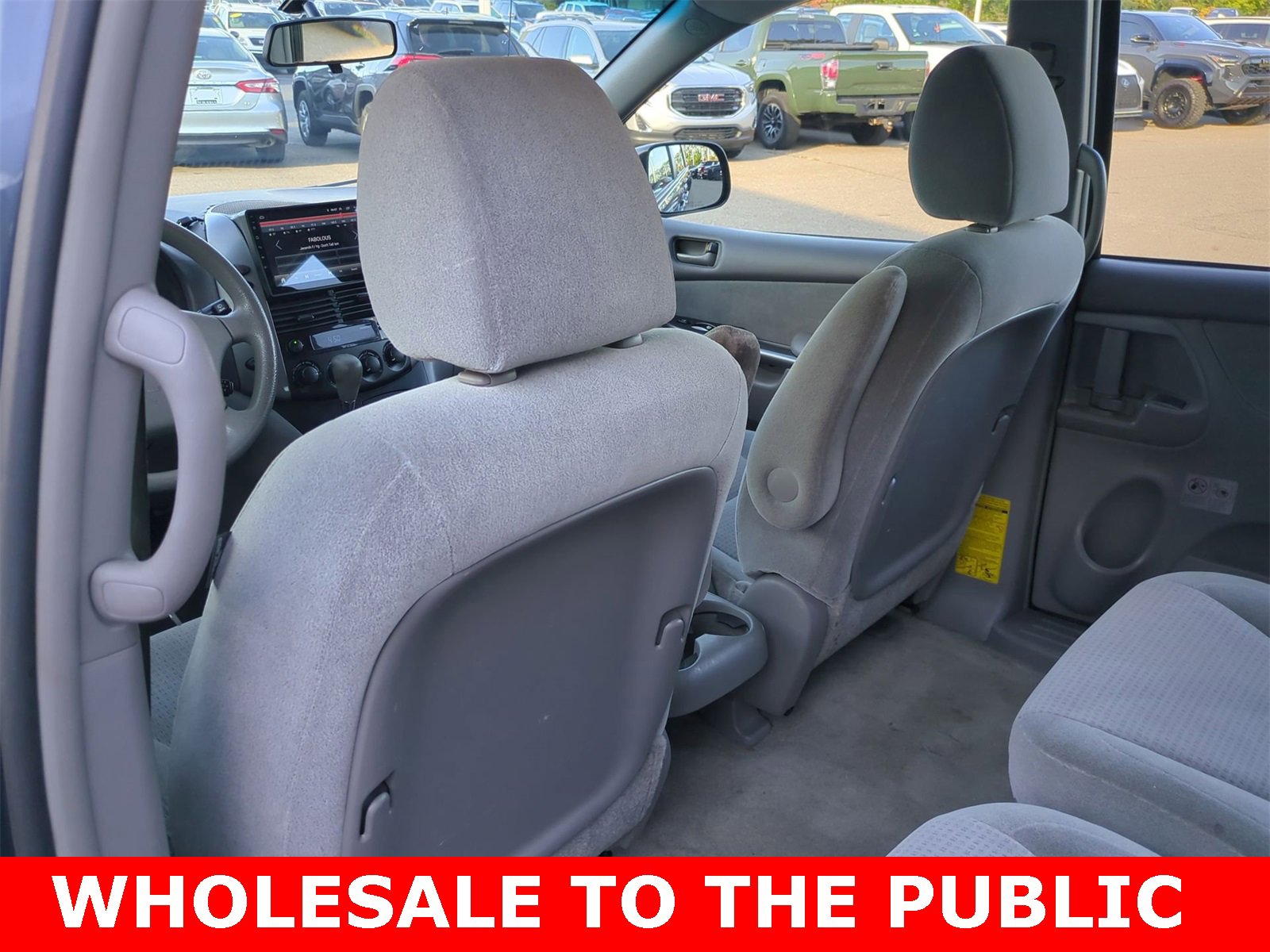 Thumbnail: 2010 Toyota Sienna - 18