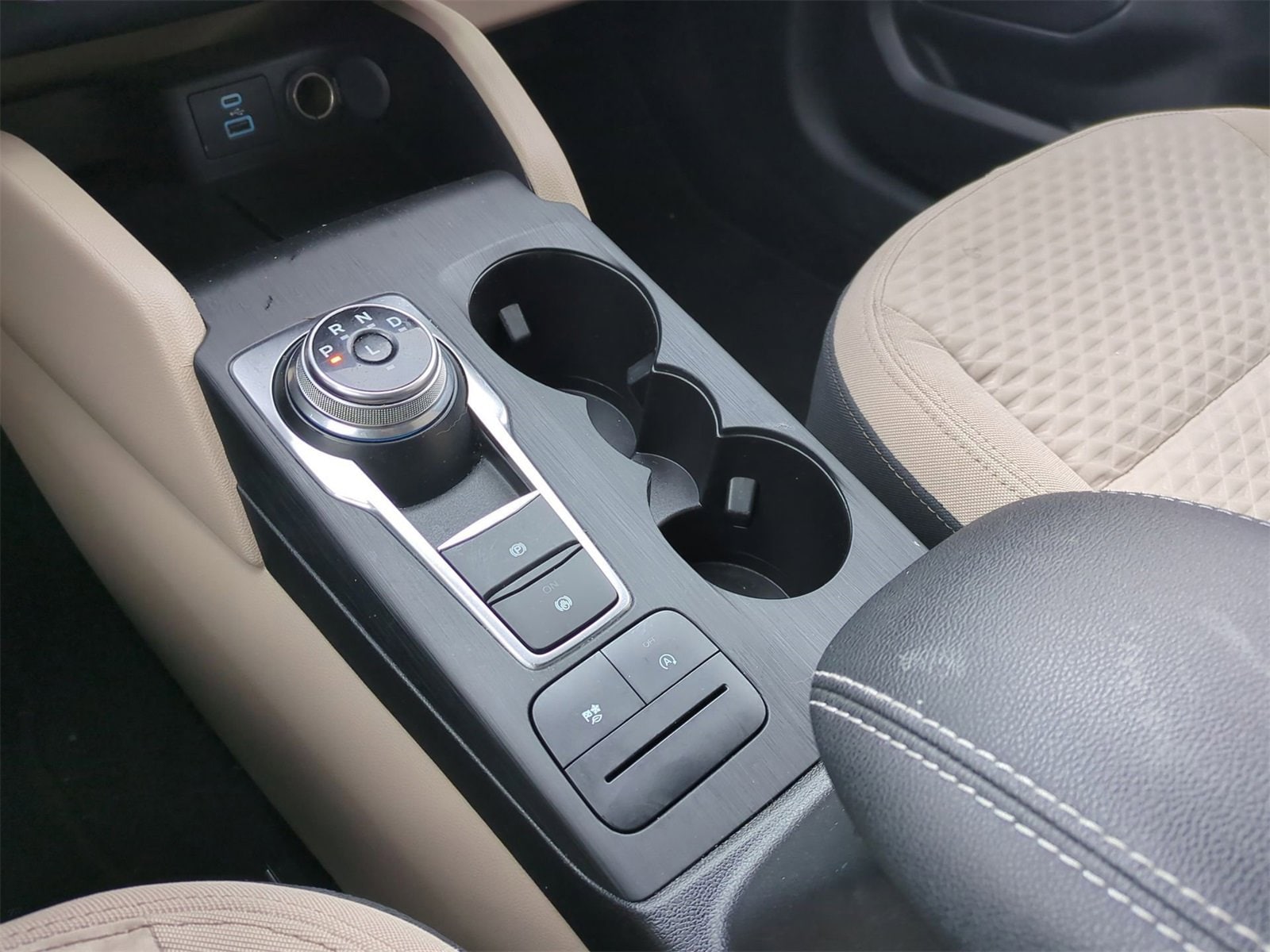 Thumbnail: 2020 Ford Escape - 31